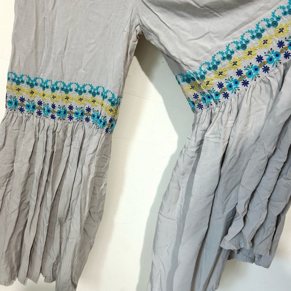 Natural Life Hannah Embroidered Smocked Jumpsuit SIZE SMALL - Picture 5 of 9